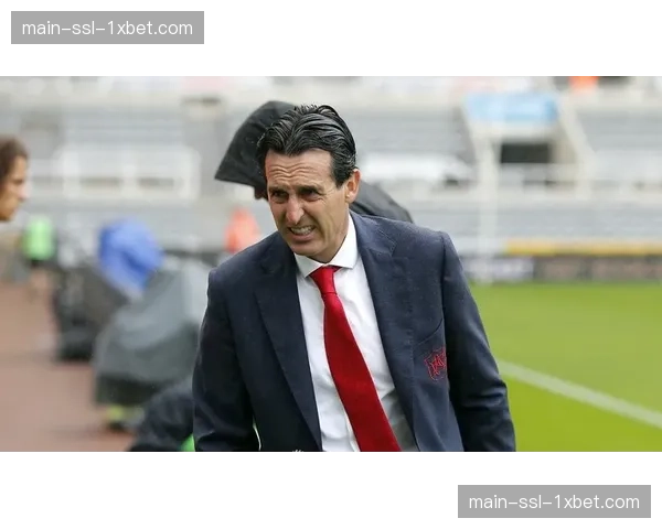 斯卢茨基高压逼抢战术成效显著，实现赛季首次零封